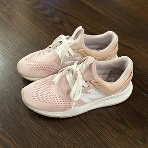 Women’s New Balance Tennis Shoes